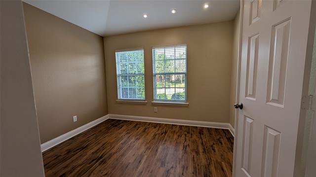 Foto del edificio - 5320 Running Brook Ln