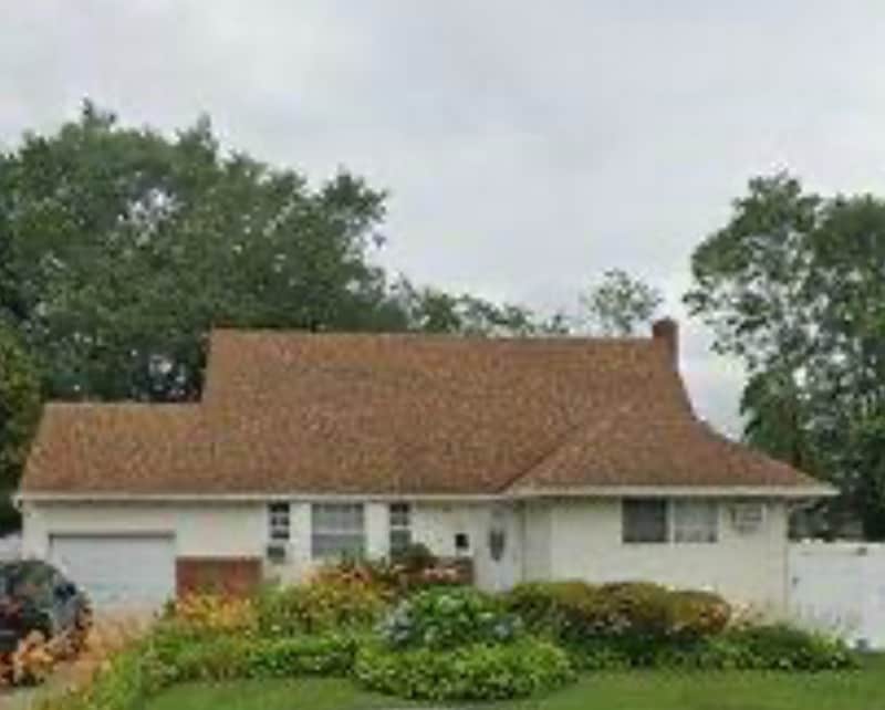 Photo - 832 Orbit Ln (Uniondale, NY)