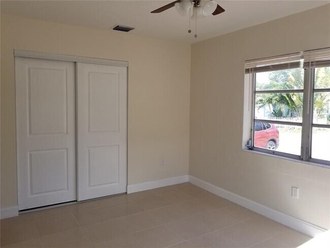 Foto del edificio - 2526 Taylor St