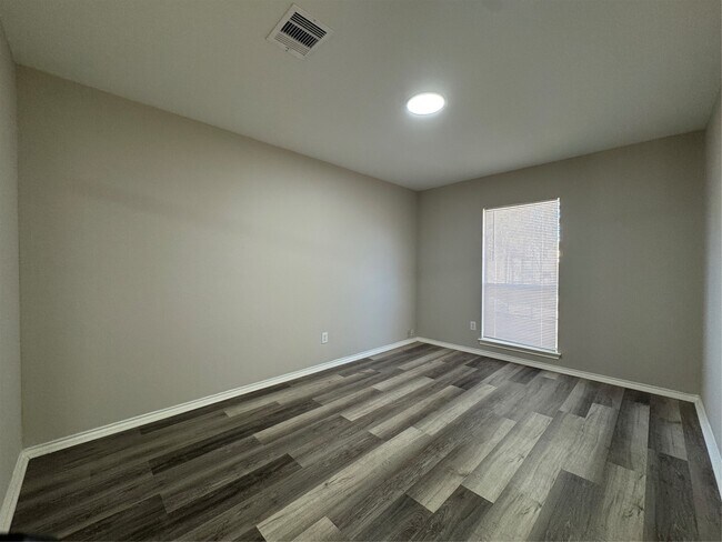 Foto del edificio - 6319 Sunlit Orchard Dr