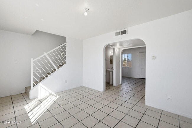 Building Photo - 13113 Violeta Ln