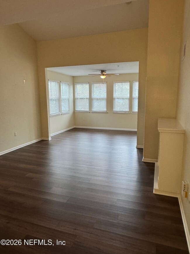 Foto del edificio - 8550 Touchton Rd