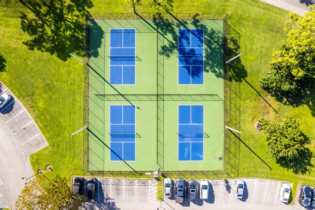 Pickle Ball Courts - Tivoli Park Apartments