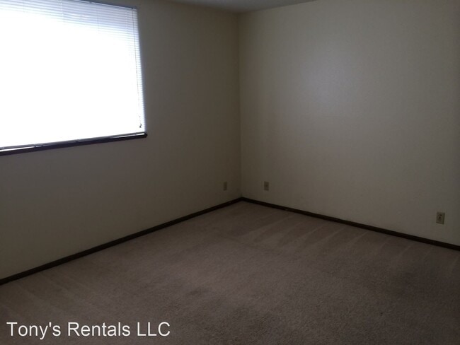Building Photo - 1127-1137 Ravenwood Rd