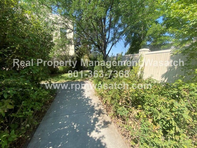 Building Photo - 1477 7200 S