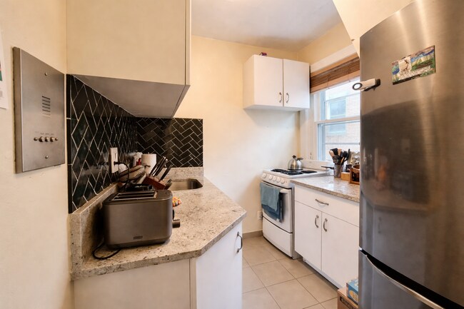 Foto del edificio - 1748 Beacon St