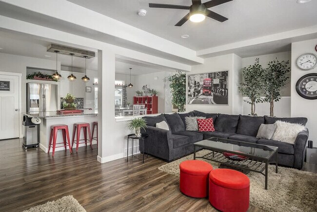 Building Photo - 682 480 S