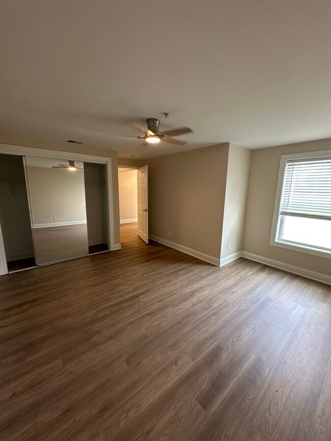 Fotografía del edificio - 9300 Main St