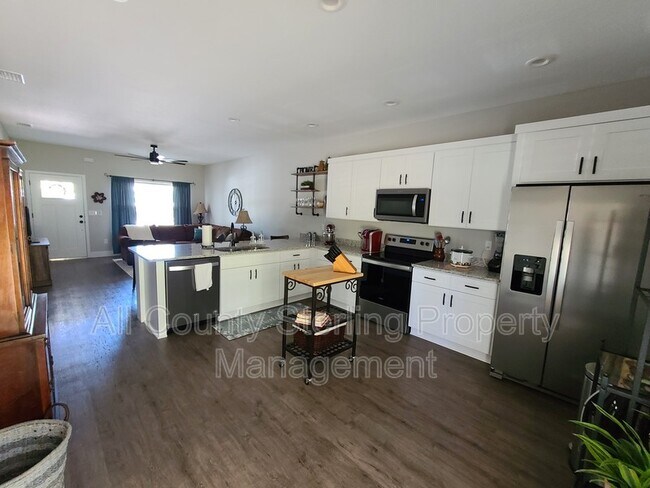 Foto del edificio - 316 SW Yulan St