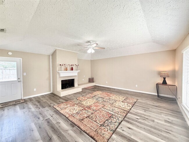 Building Photo - 13330 Cologne Dr