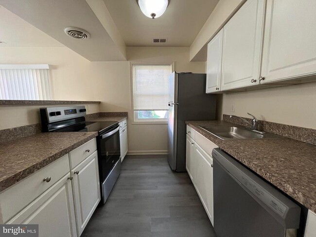 Building Photo - 9639 Hagel Cir