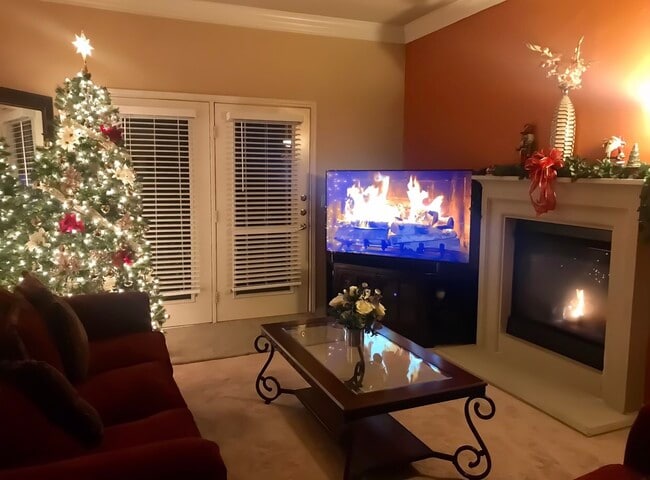 Building Photo - 2400 McCue Rd