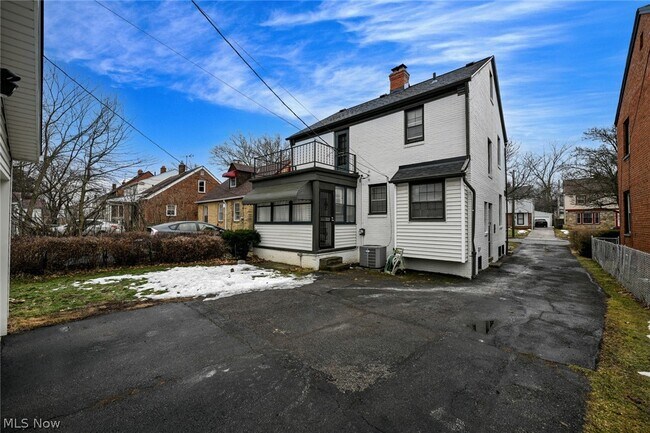 Foto del edificio - 3699 Bainbridge Rd
