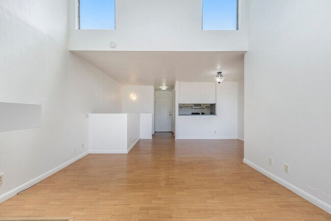 Building Photo - 2101 Shoreline Drive #465 - 2 bedroom | 1....