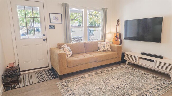 Foto del edificio - 1335 Belvin St