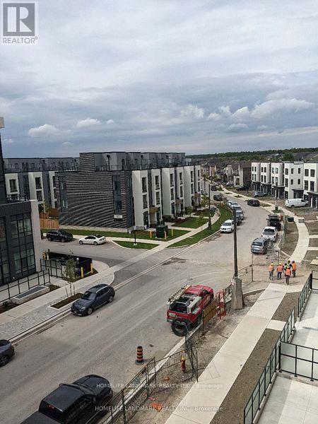 Building Photo - 395 Dundas St W