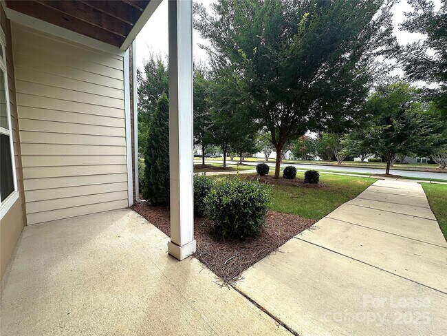 Foto del edificio - 228 Overstone Ct