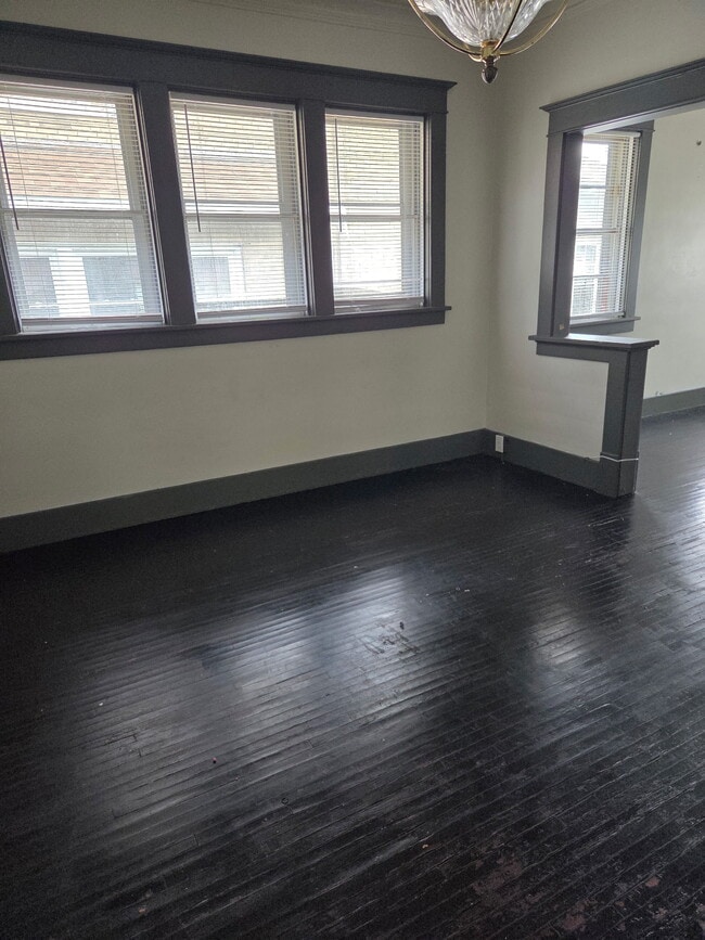 Building Photo - 429 W Hanssler Pl