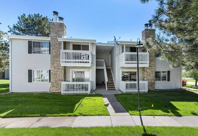 Building Photo - 14493 E Jewell Ave