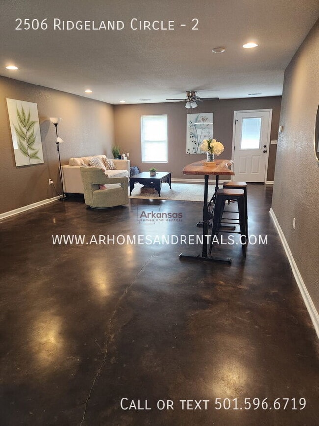 Building Photo - 2506 Ridgeland Cir