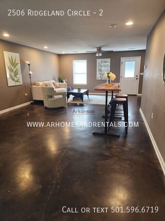 Foto del edificio - 2506 Ridgeland Cir