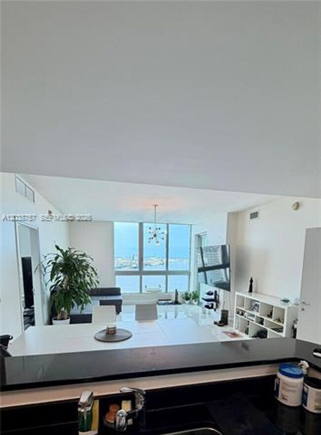 Building Photo - 300 S Biscayne Blvd