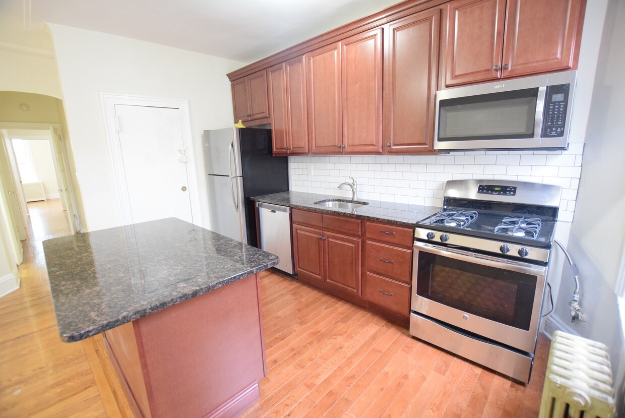 Primary Photo - 705 4th Ave