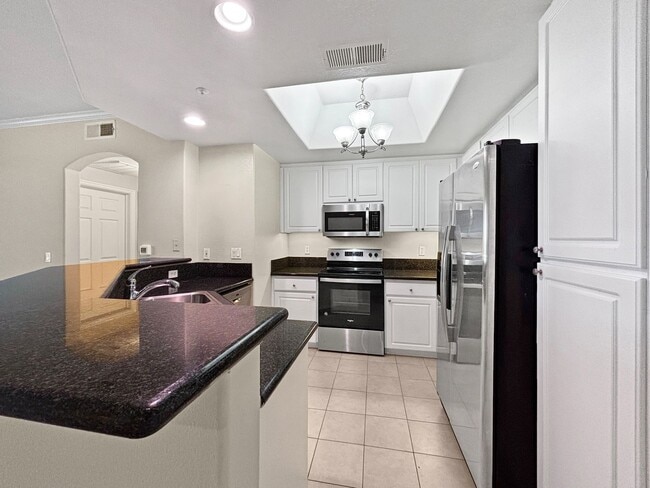 Foto del edificio - Beautiful 2BD/2BA Condo in La Jolla W/ W/D...