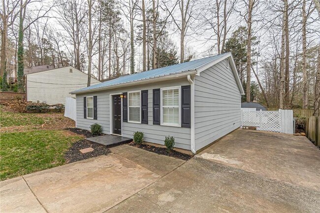 Foto del edificio - 2/1 Cottage home in Forsyth Co near Lake L...