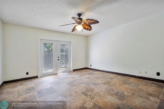 Foto del edificio - 1714 Shoreside Cir