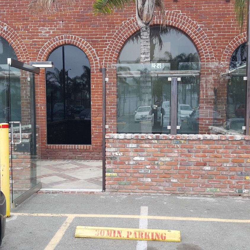 Primary Photo - 2244 S Figueroa St