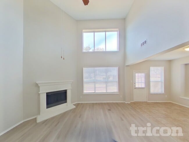 Building Photo - 14121 S Pass Rd