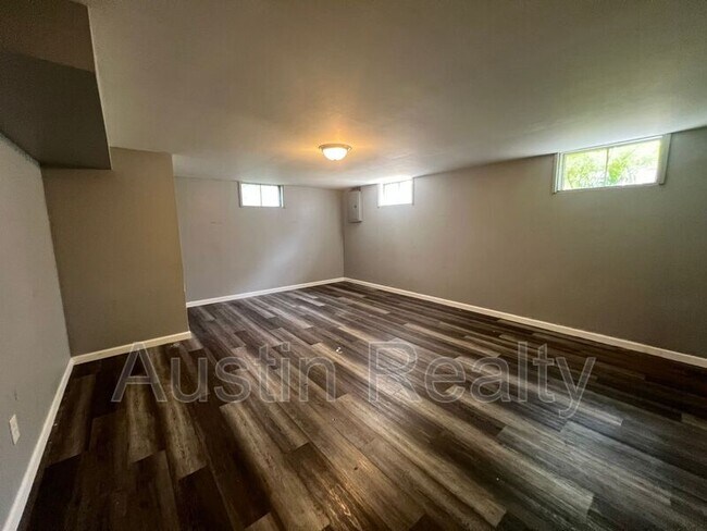 Foto del edificio - 4224 Wright Ave