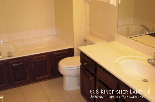 Foto del edificio - 608 Kingfisher Ln