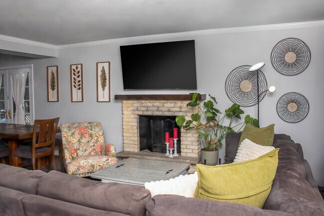 Foto del edificio - 562 Green Bay Rd