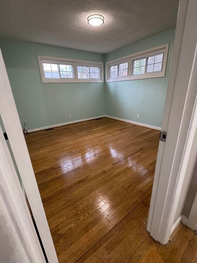 Foto del edificio - 4204 Tremont St