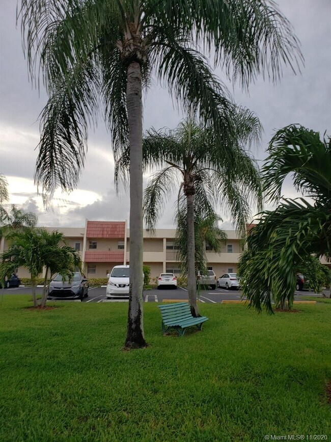 Foto del edificio - 2500 Fiore Way