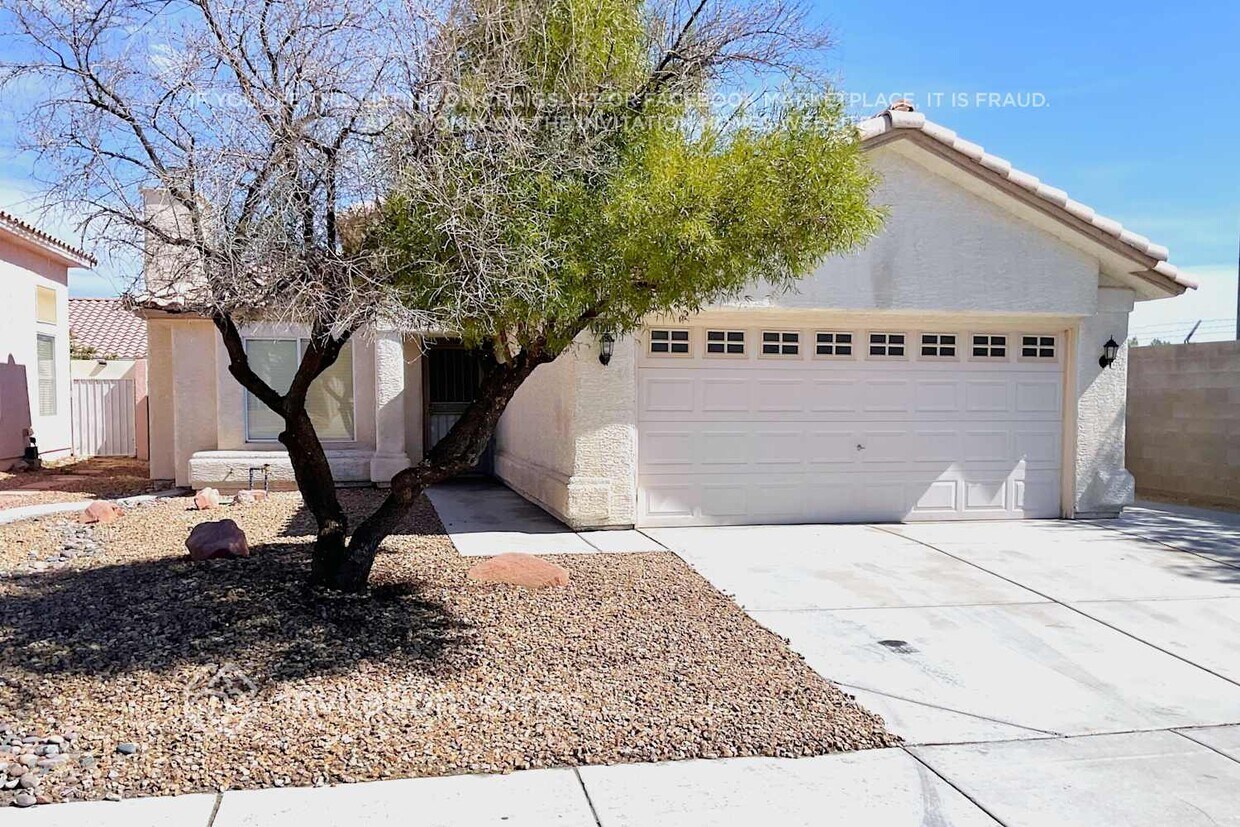 Primary Photo - 8904 Chenin Ave