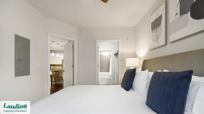 Building Photo - 480 N Orange Ave