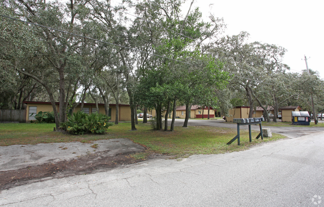 Primary Photo - Terrace Square Apartments