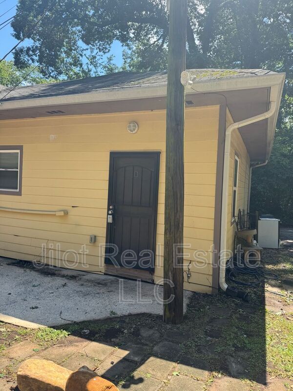 Foto principal - 1366 Clermont Ave