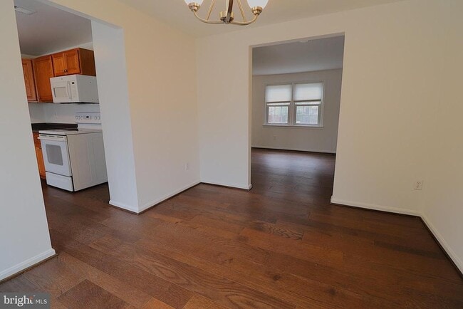 Building Photo - 138 Sharpstead Ln