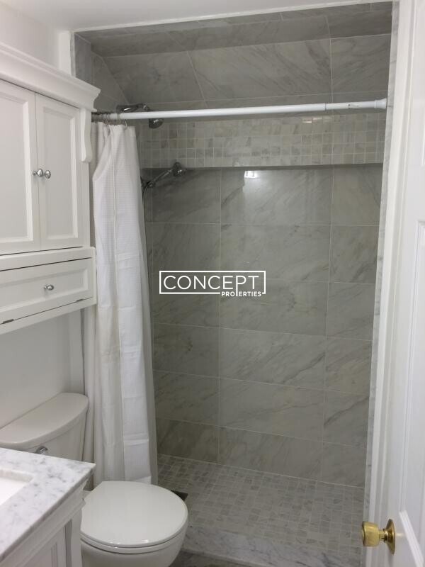 Building Photo - 16 Cedar Ln Way