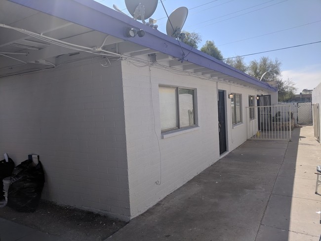 Building Photo - 4829 N 37th Ave