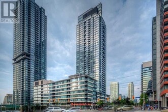 Building Photo - 4301-15-1115 Fort York Blvd