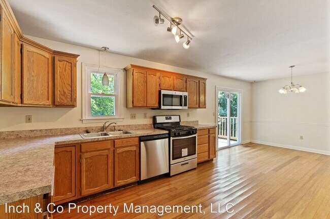 Building Photo - 4 br, 2 bath House - 10 Hickory Dr.