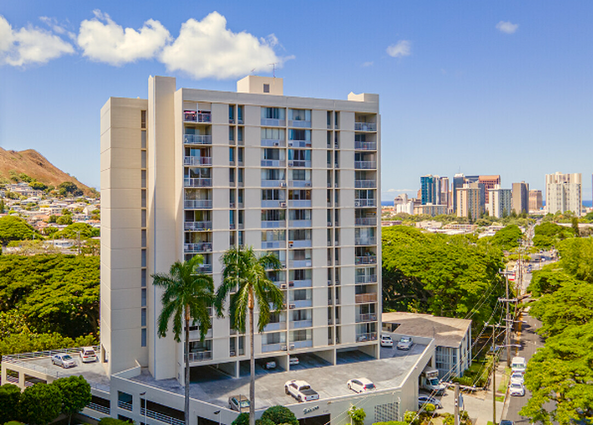 Foto principal - Lower Nuuanu High Floor Condo With Spectac...