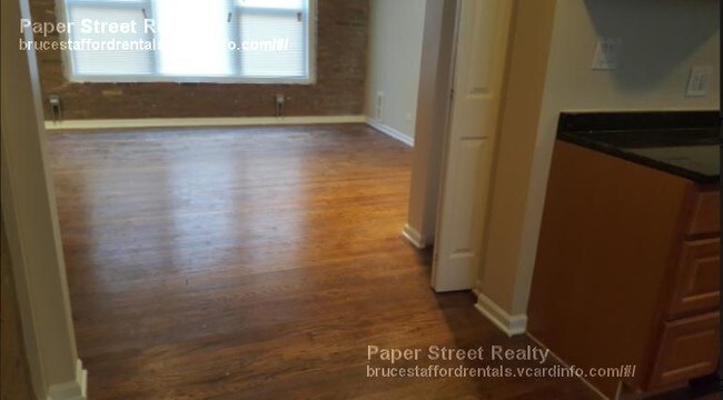 Building Photo - 2527 E 76th St