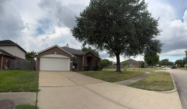 Building Photo - 1902 Winding Hollow Dr