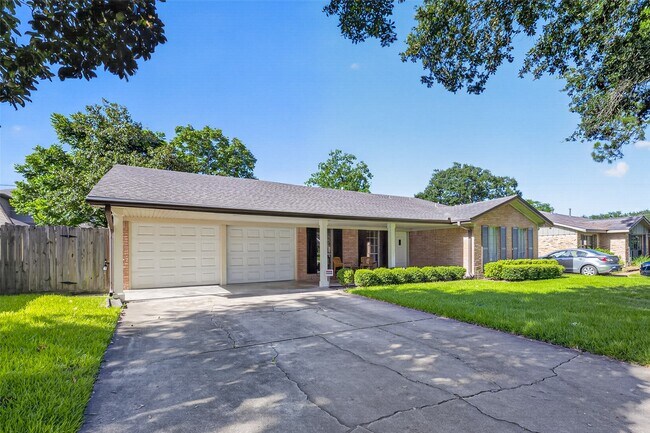 Building Photo - 5310 Indigo St